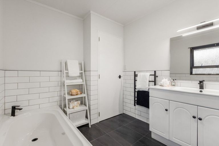 Photo of property in 26 Golding Road, Taradale, Napier, 4112