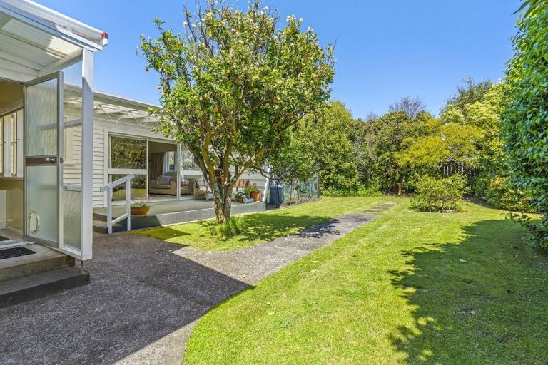 Photo of property in 6 French Street, Moturoa, New Plymouth, 4310