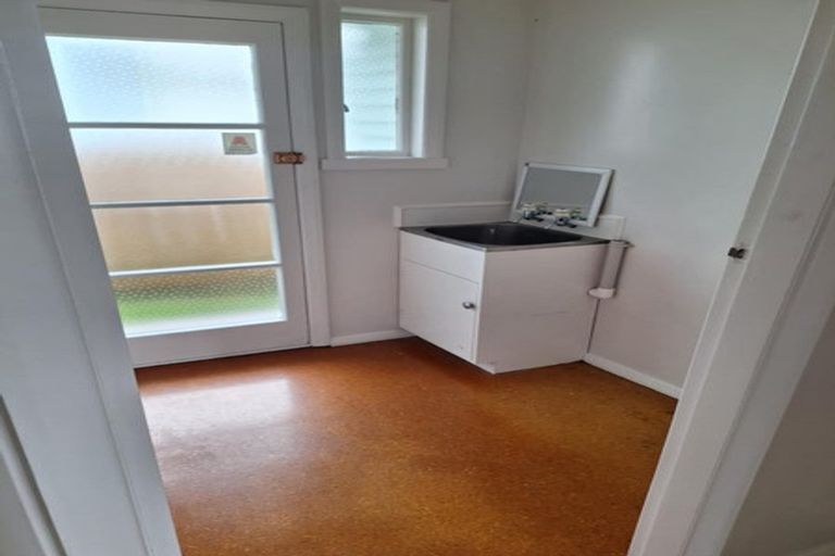 Photo of property in 33 Henderson Crescent, Parkvale, Tauranga, 3112