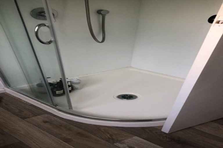 Photo of property in 1/8 Marsh Avenue, Forrest Hill, Auckland, 0620