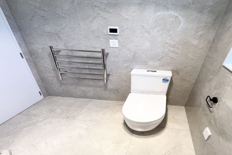 Photo of property in 15 Tahingamanu Road, Hobsonville, Auckland, 0616