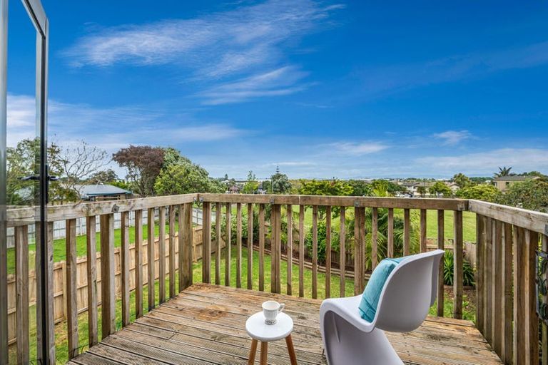 Photo of property in 32 Secoia Crescent, Mangere, Auckland, 2022