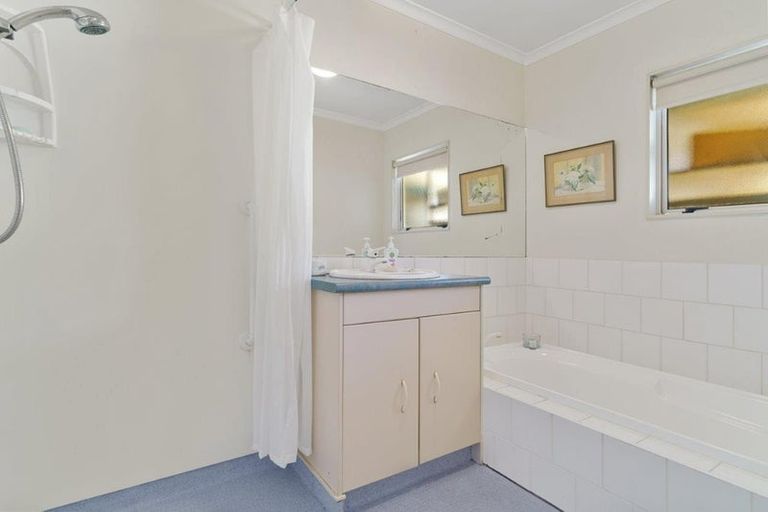 Photo of property in 122 Santa Monica Drive, Papamoa Beach, Papamoa, 3118