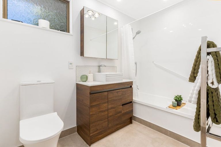 Photo of property in 31 Longitude Place, Whitby, Porirua, 5024