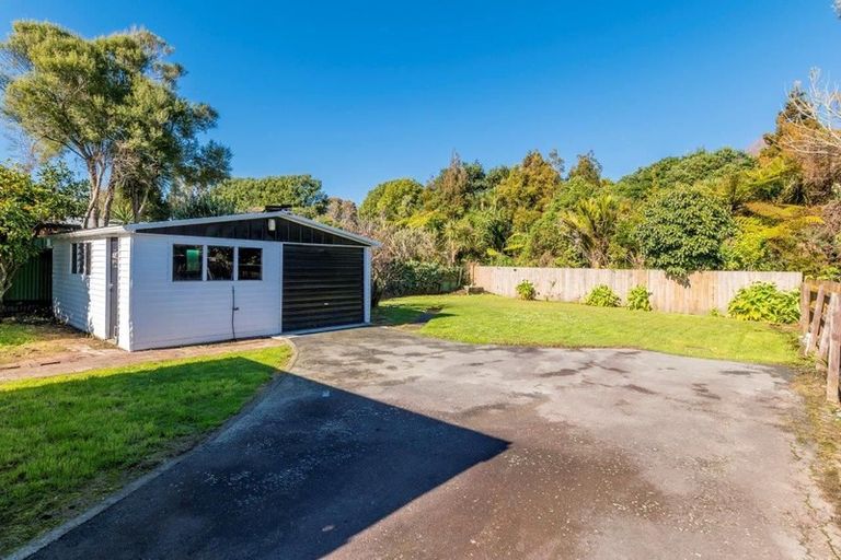 Photo of property in 17 Park Avenue, Waikanae, 5036