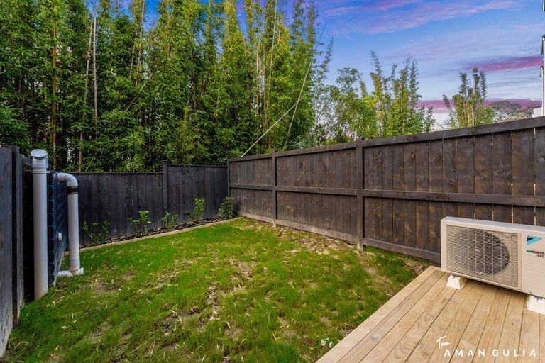 Photo of property in 3 Don Oliver Lane, Glen Eden, 0602