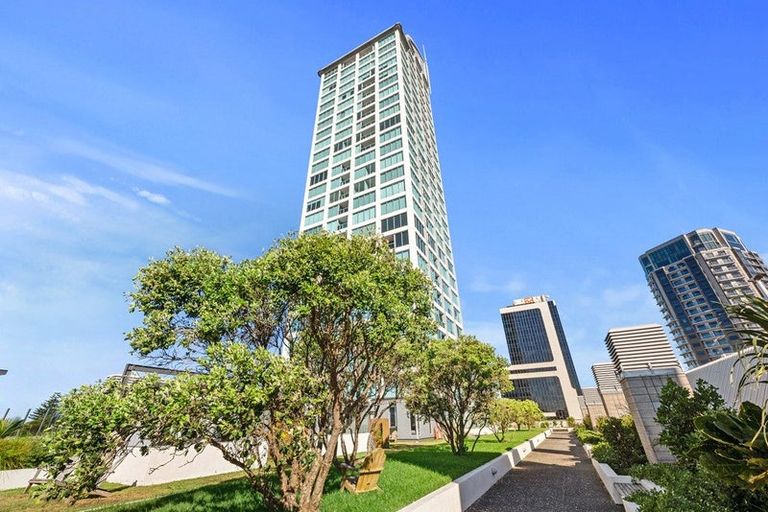 Photo of property in Sentinel Apartments, 2703/3 Northcroft Street, Takapuna, Auckland, 0622