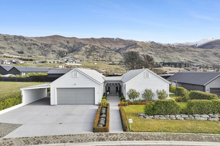 Photo of property in 33 Little Alpha Loop, Wanaka, 9305