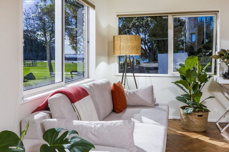 Photo of property in 1/9 The Esplanade, Castor Bay, Auckland, 0620
