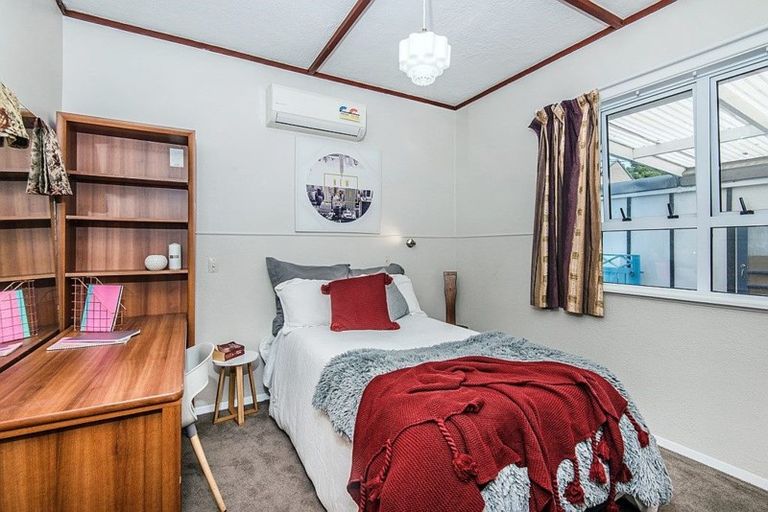 Photo of property in 1 Earp Street, Johnsonville, Wellington, 6037