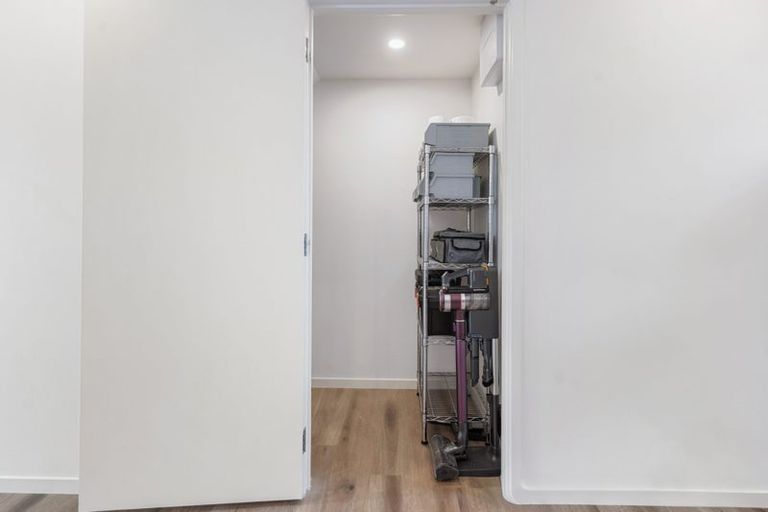 Photo of property in 37 Cessna Crescent, Mangere, Auckland, 2022