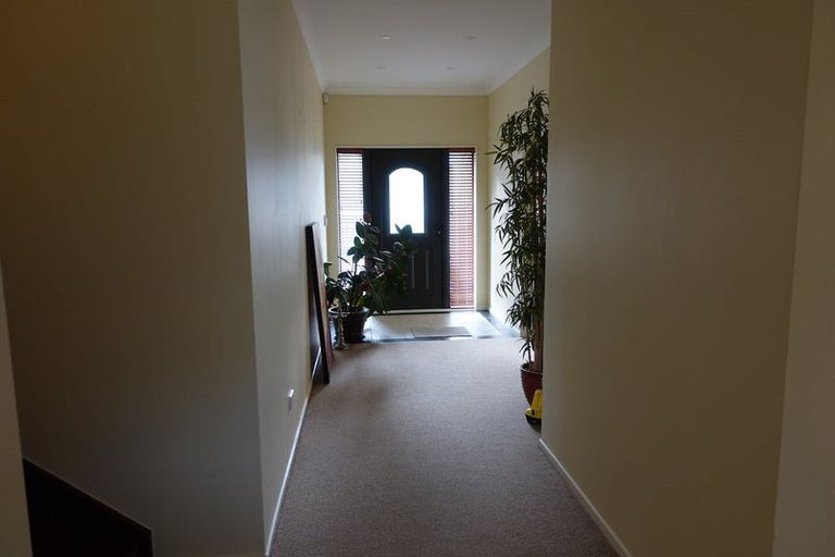 Photo of property in 64 Amesbury Drive, Churton Park, Wellington, 6037