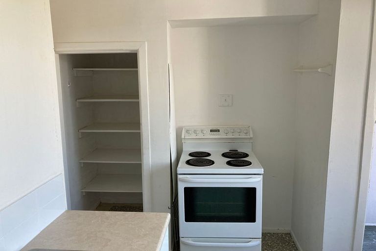 Photo of property in 87 Queens Drive, Lyall Bay, Wellington, 6022