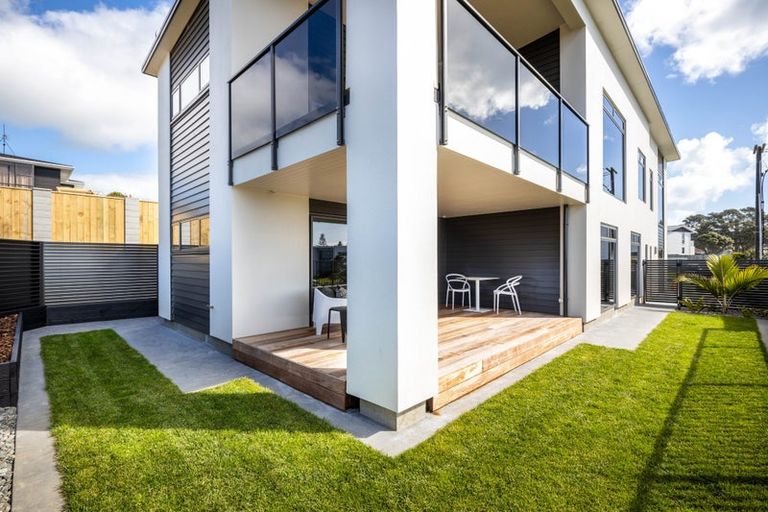 Photo of property in 9 Bayly Road, Moturoa, New Plymouth, 4310