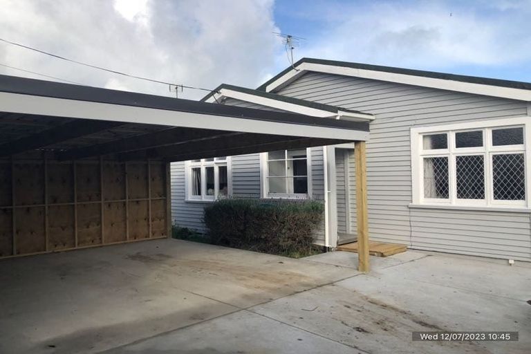 Photo of property in 15 Paritutu Road, Spotswood, New Plymouth, 4310