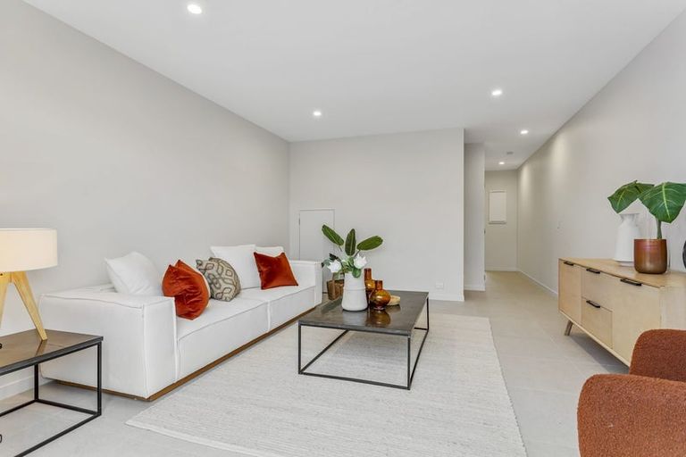 Photo of property in 16 Park Green Avenue, Rosehill, Papakura, 2113