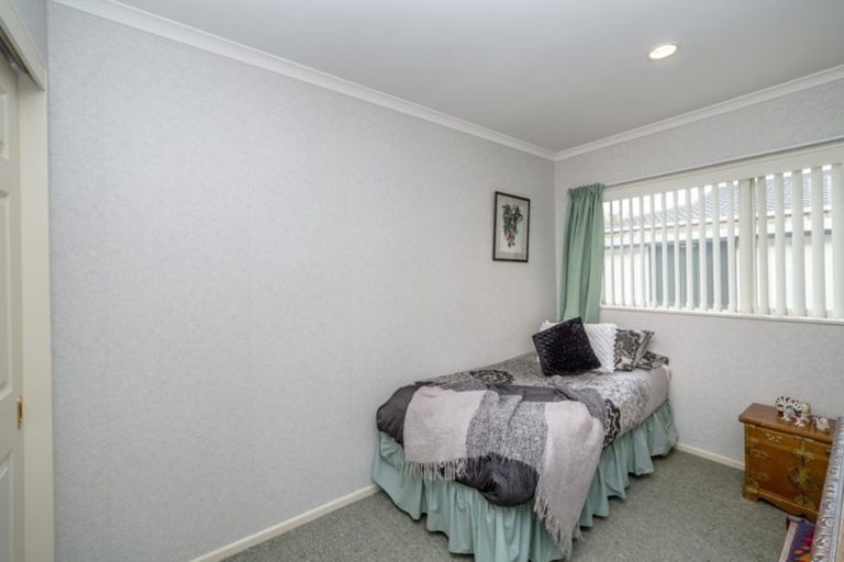 Photo of property in 10 Oak View Place, Greytown, 5712