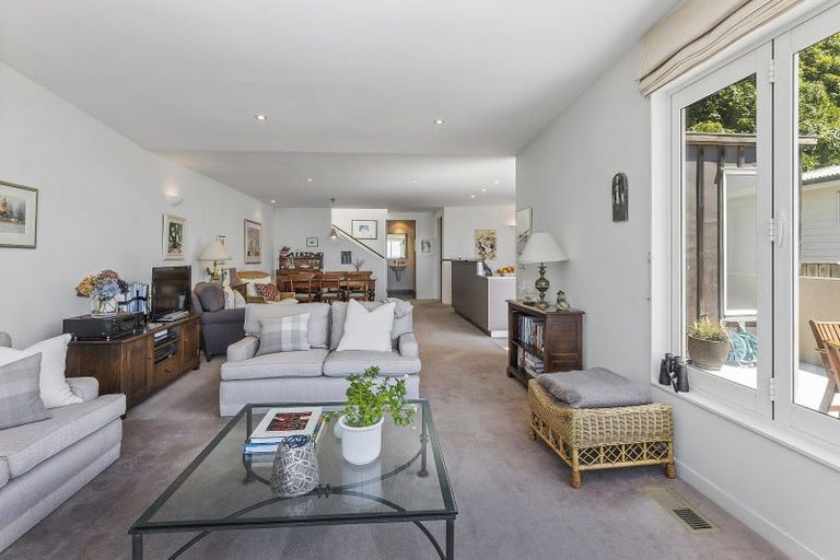 Photo of property in 353a Karaka Bay Road, Karaka Bays, Wellington, 6022