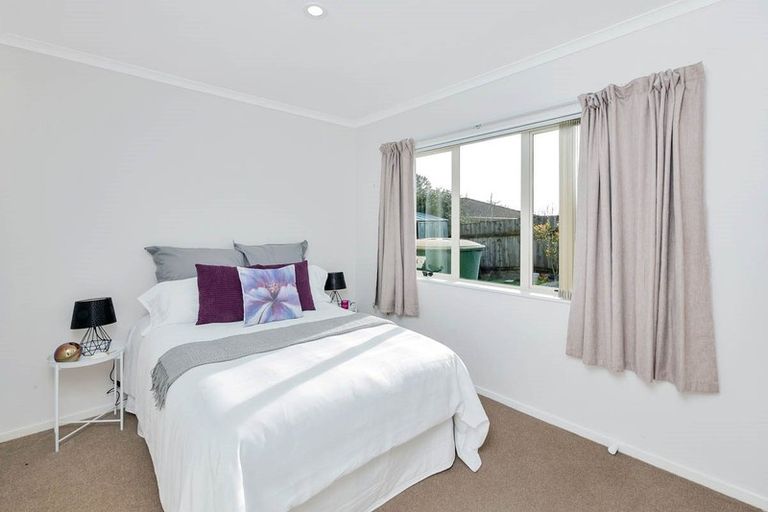 Photo of property in 27 Gendo Avenue, Henderson, Auckland, 0612