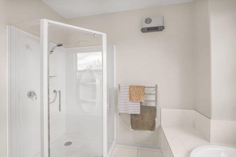 Photo of property in 4 Richard Seddon Drive, Northwood, Christchurch, 8051
