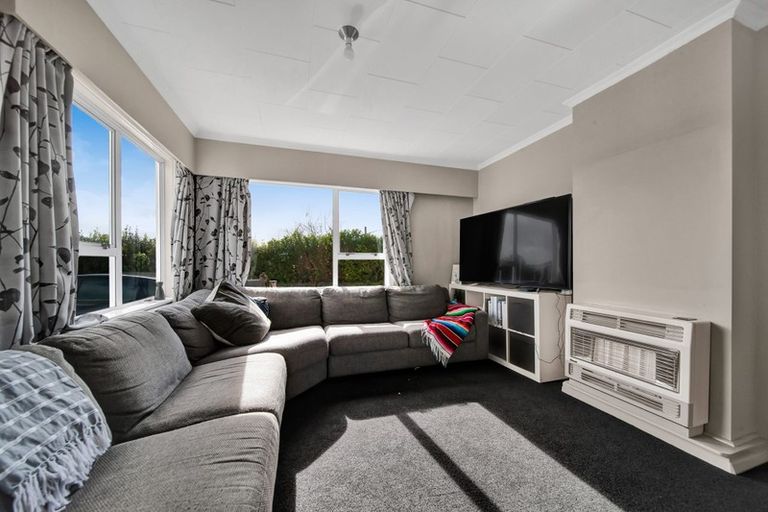 Photo of property in 3 Disraeli Street, Hawera, 4610