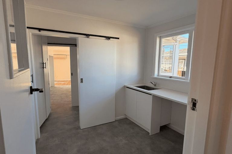 Photo of property in 61 Larnoch Road, Henderson, Auckland, 0610