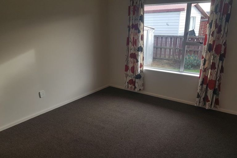 Photo of property in 2/7a Glen Place, Parklands, Christchurch, 8083