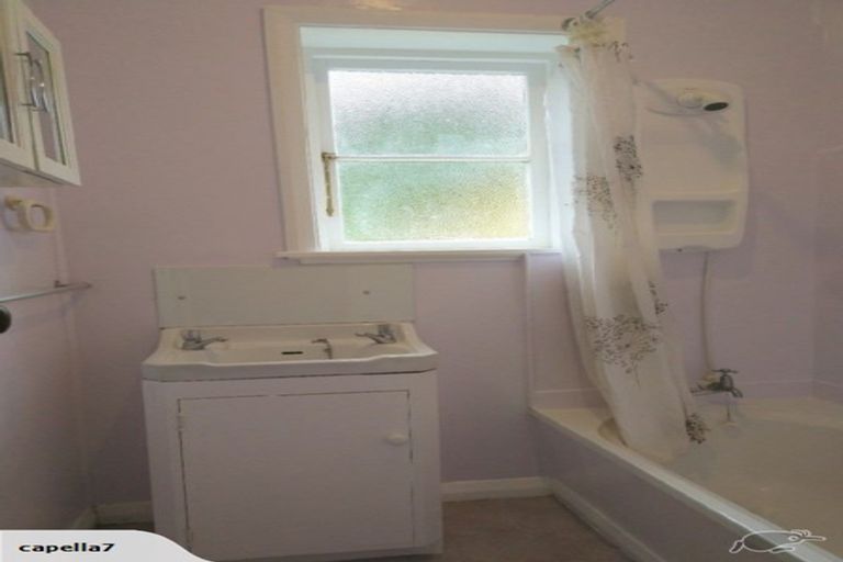 Photo of property in 21 Sydenham Street, Northland, Wellington, 6012