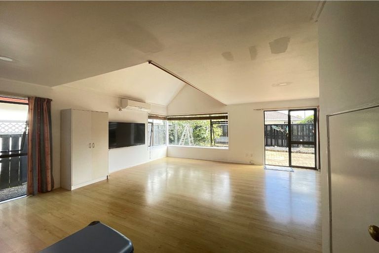 Photo of property in 2/17 Morrow Avenue, Bucklands Beach, Auckland, 2012