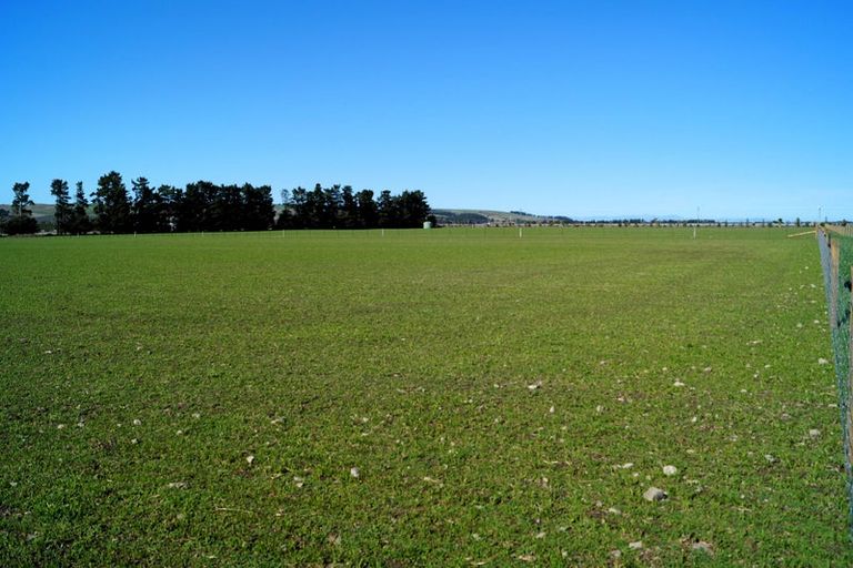 Photo of property in 26f Enderby Drive, Te Atatu Peninsula, Auckland, 0610