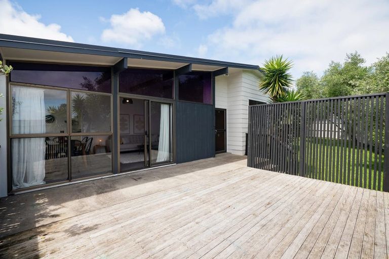 Photo of property in 38 Dissmeyer Drive, Clover Park, Auckland, 2019