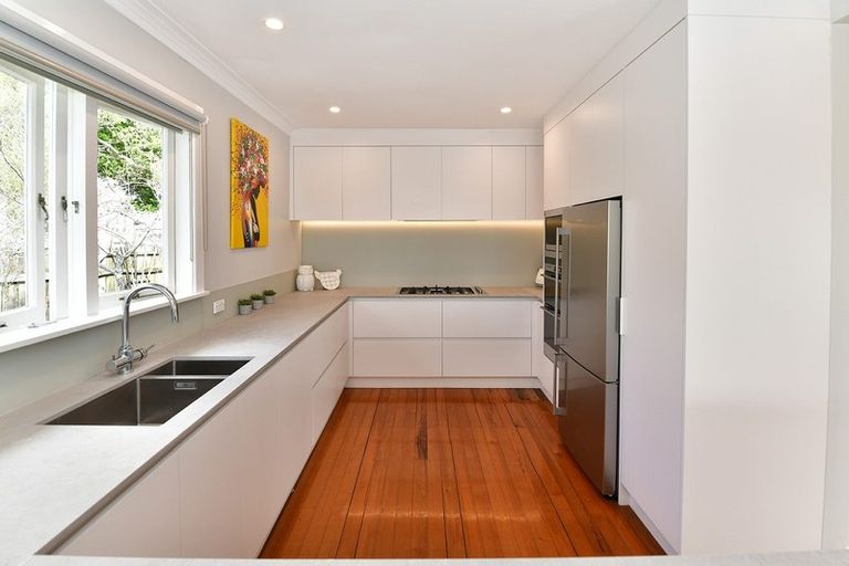 Photo of property in 7 Karaka Street, Helensville, 0800