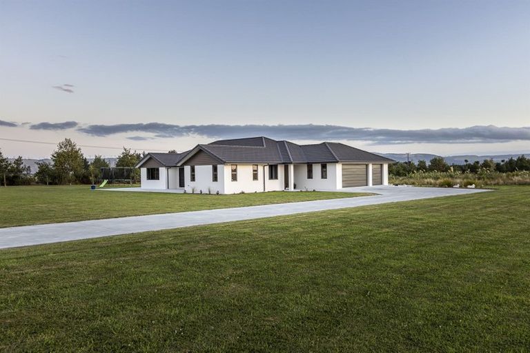 Photo of property in 7 Hartwell Drive, Kelvin Grove, Palmerston North, 4470