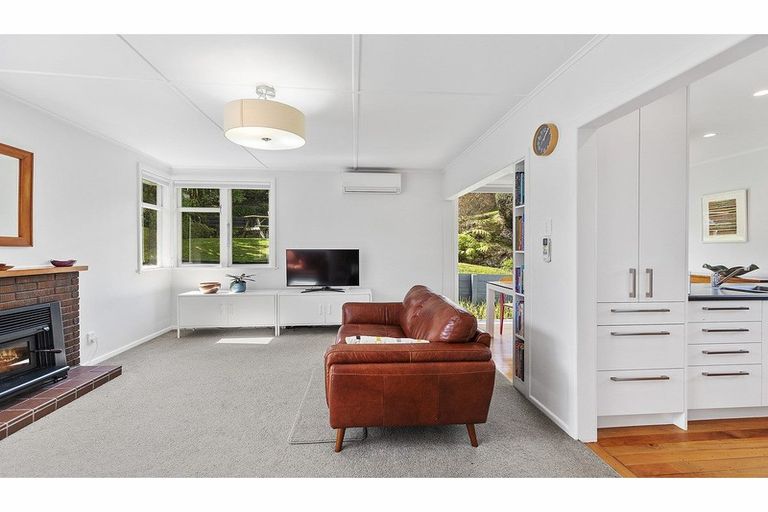 Photo of property in 69 Salford Street, Newlands, Wellington, 6037