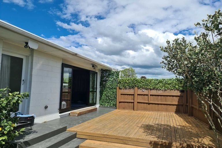 Photo of property in 18 Camelia Place, Islington, Christchurch, 8042