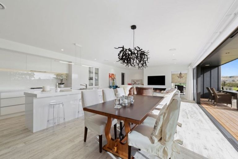 Photo of property in 154 Lakes Boulevard, Pyes Pa, Tauranga, 3112