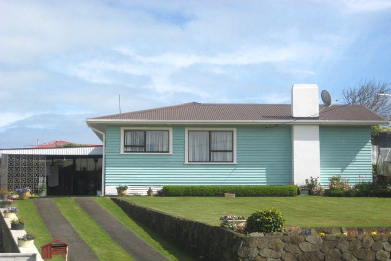 Photo of property in 5 Rospeath Crescent, Spotswood, New Plymouth, 4310