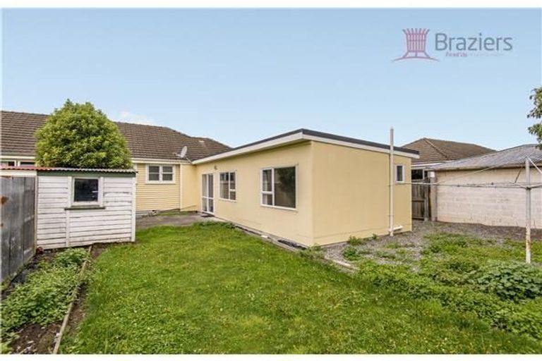 Photo of property in 6 Renfrew Street, Upper Riccarton, Christchurch, 8041