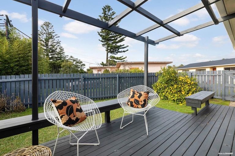 Photo of property in 15 Margan Avenue, New Lynn, Auckland, 0600