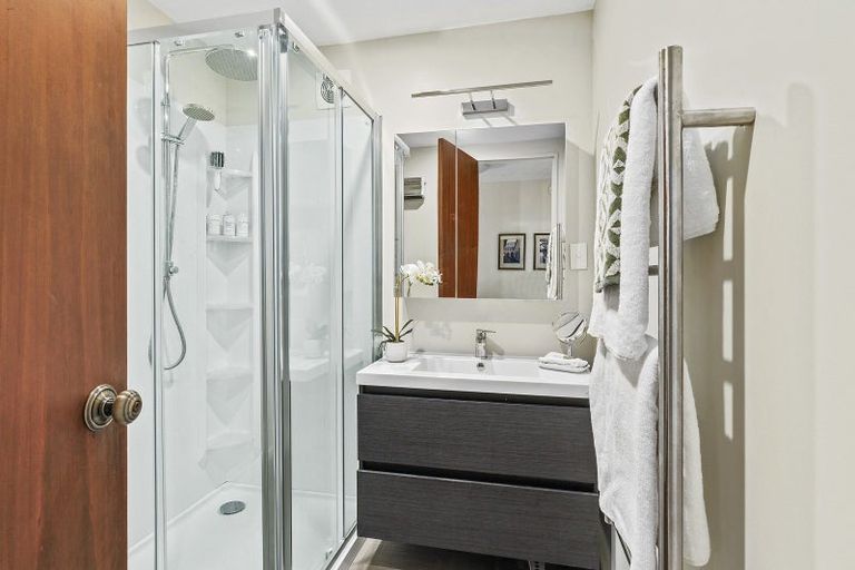 Photo of property in 1 Colville Street, Newtown, Wellington, 6021