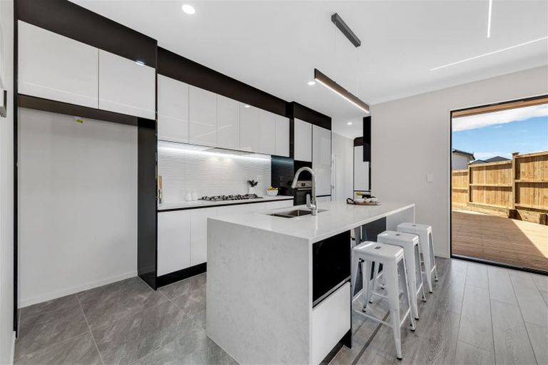 Photo of property in 73 Koromeke Street, Flat Bush, Auckland, 2019