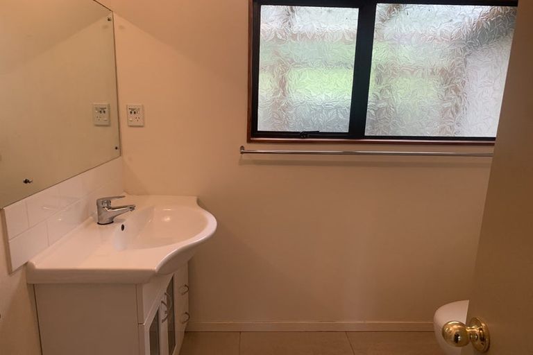 Photo of property in 1 Laingholm Drive, Laingholm, Auckland, 0604
