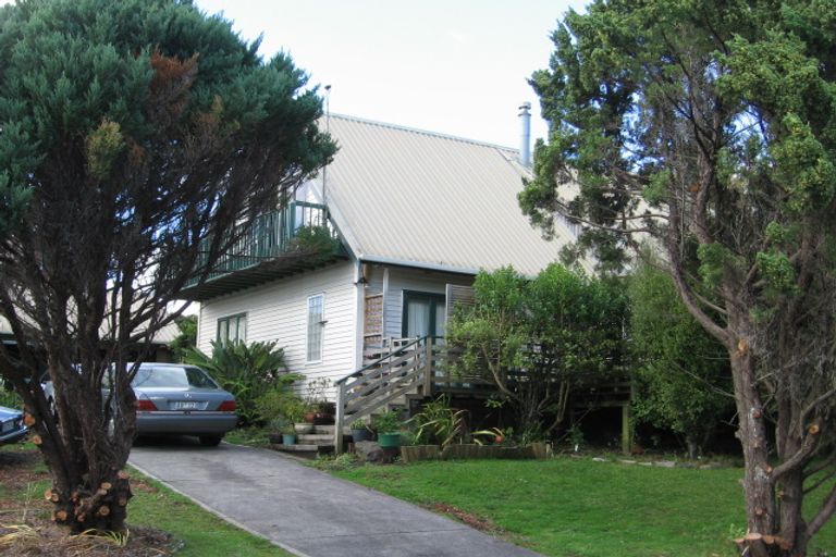 Photo of property in 43 Kingdale Road, Henderson, Auckland, 0610