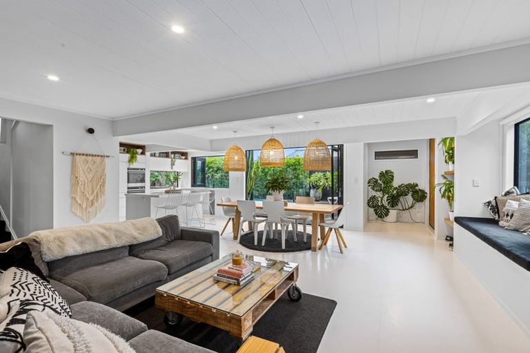 Photo of property in 2/9 Tainui Street, Torbay, Auckland, 0630