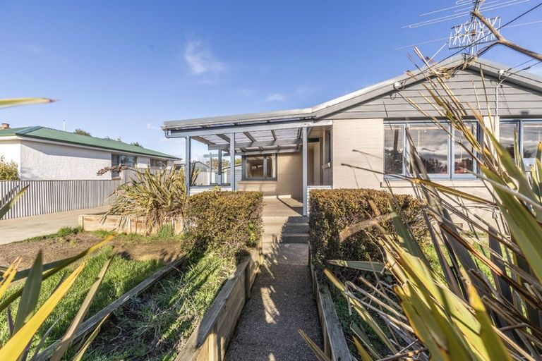 Photo of property in 17 Holloway Street, Waikiwi, Invercargill, 9810