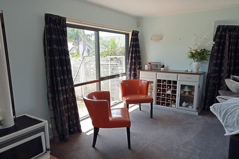 Photo of property in 9 San Fernando Way, Henderson, Auckland, 0612