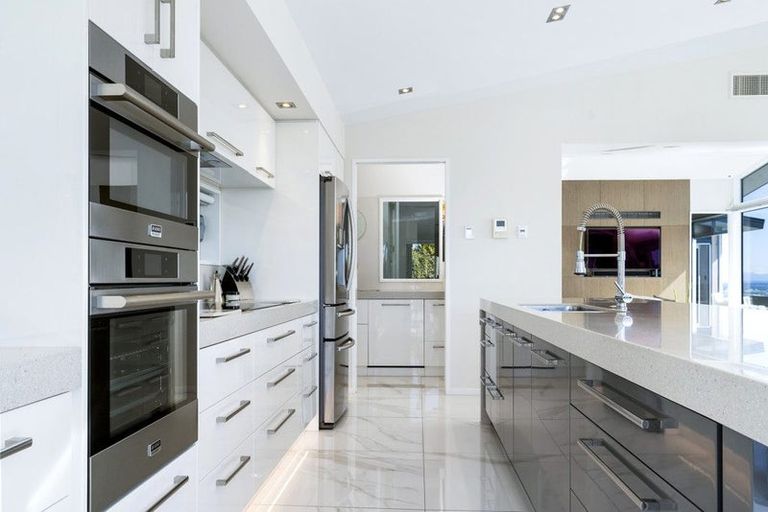 Photo of property in 1 Ti Kouka Eco Lane, Redcliffs, Christchurch, 8081