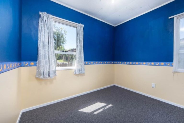 Photo of property in 25 Katrina Place, Massey, Auckland, 0614
