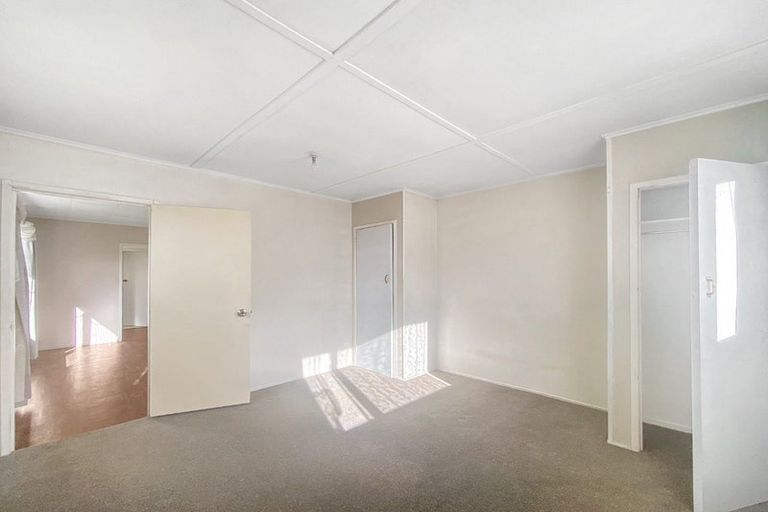 Photo of property in 118 Rathgar Road, Henderson, Auckland, 0610