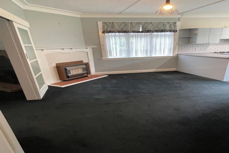 Photo of property in 21 Burrows Avenue, Karori, Wellington, 6012